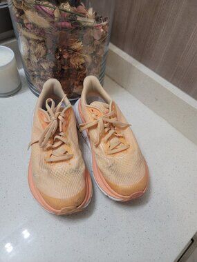 Hoka One One Y Clifton 9 Youth Running Shoes Orange Size 4MD